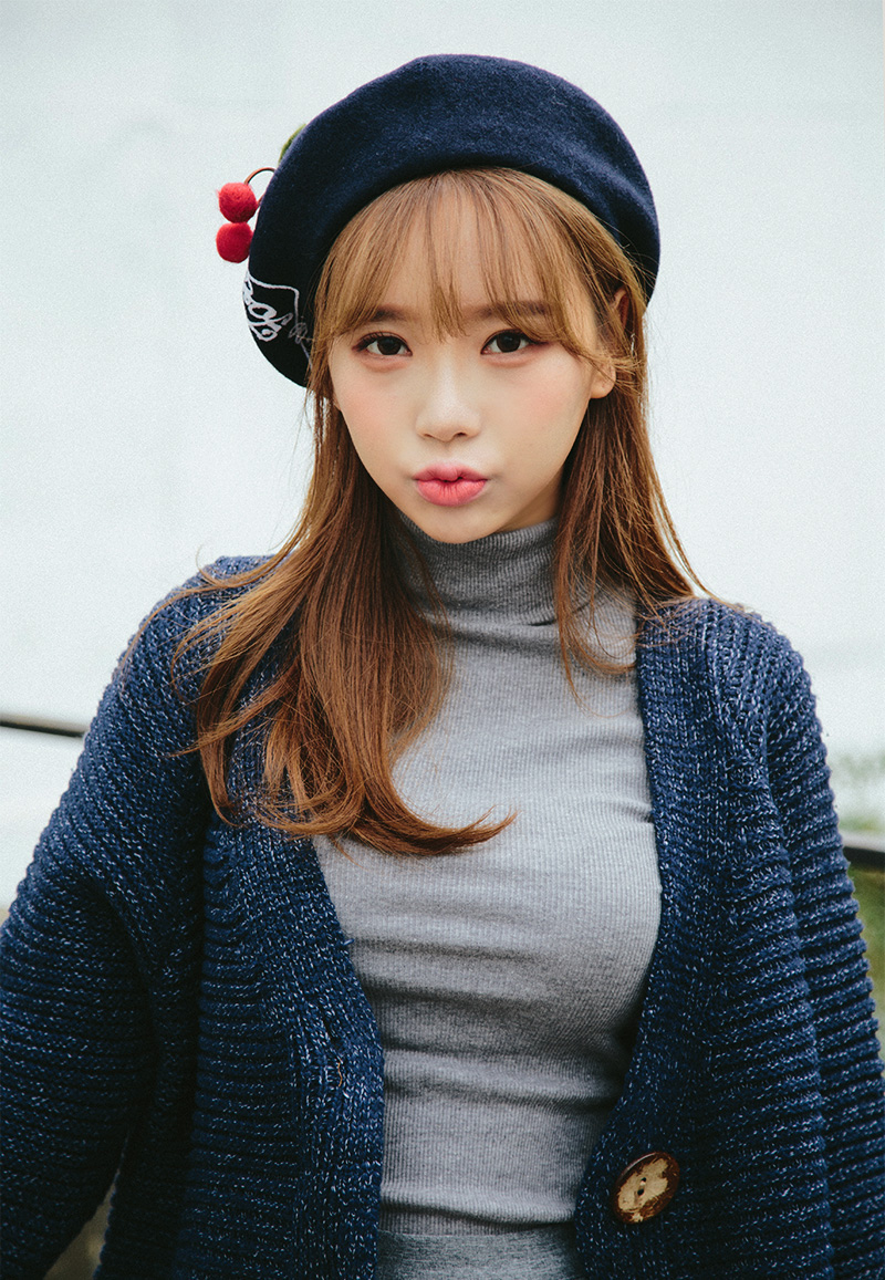 Icecream12 - Long-Sleeve Plain Turtleneck Ribbed Top