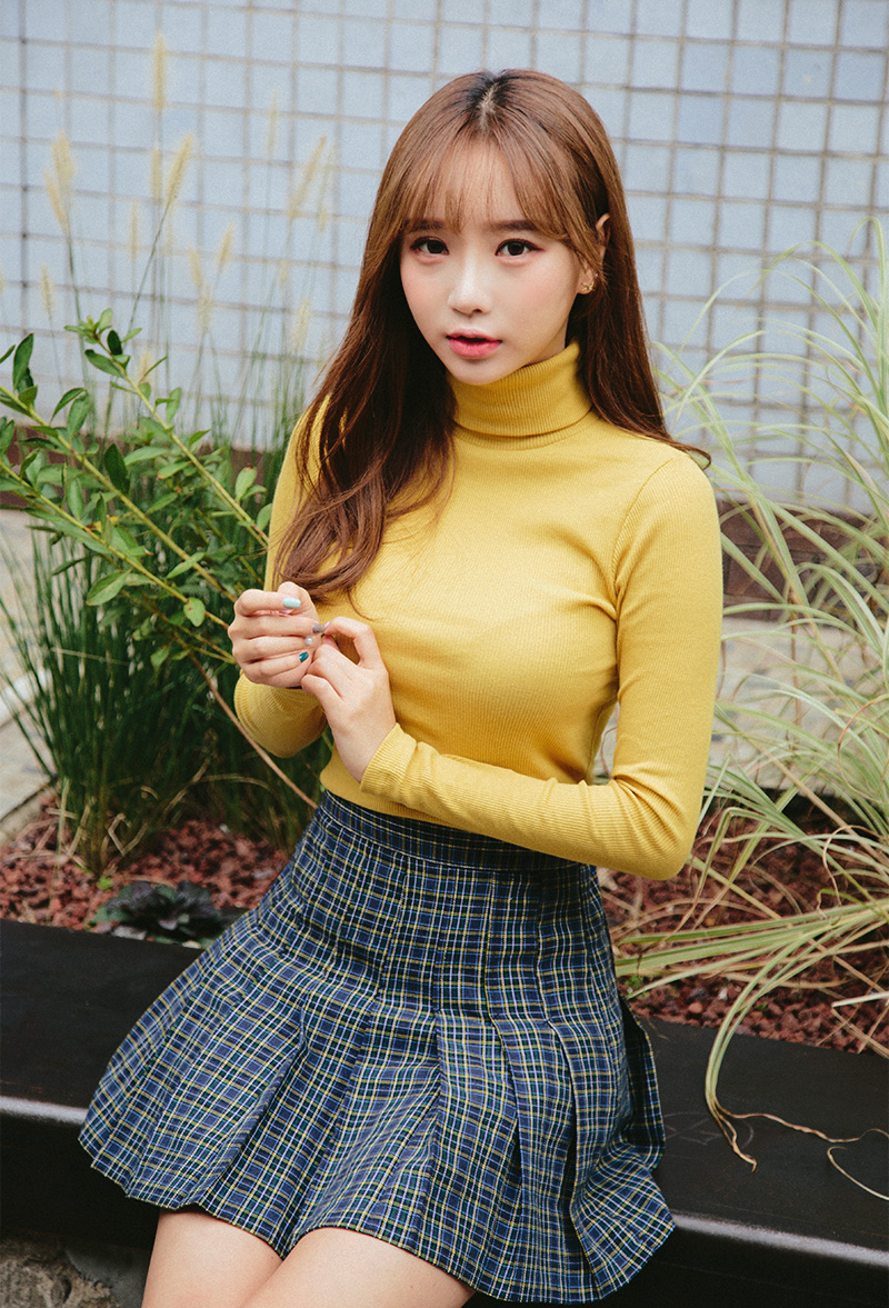 Icecream12 - Long-Sleeve Plain Turtleneck Ribbed Top
