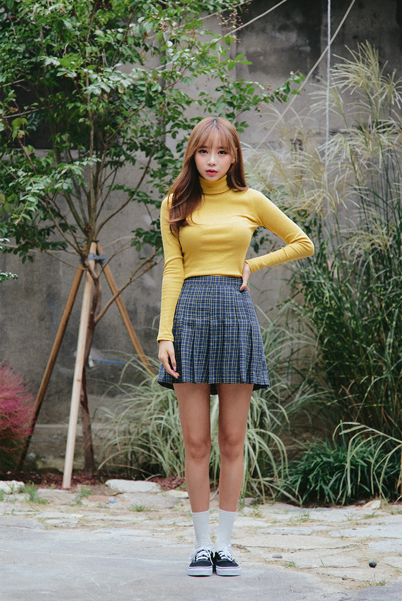 Icecream12 - Long-Sleeve Plain Turtleneck Ribbed Top