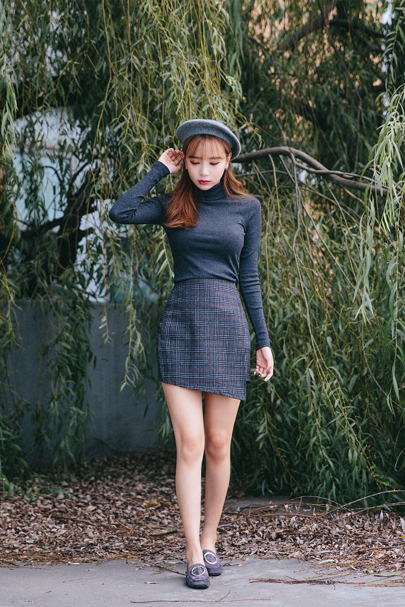 Icecream12 - Long-Sleeve Plain Turtleneck Ribbed Top